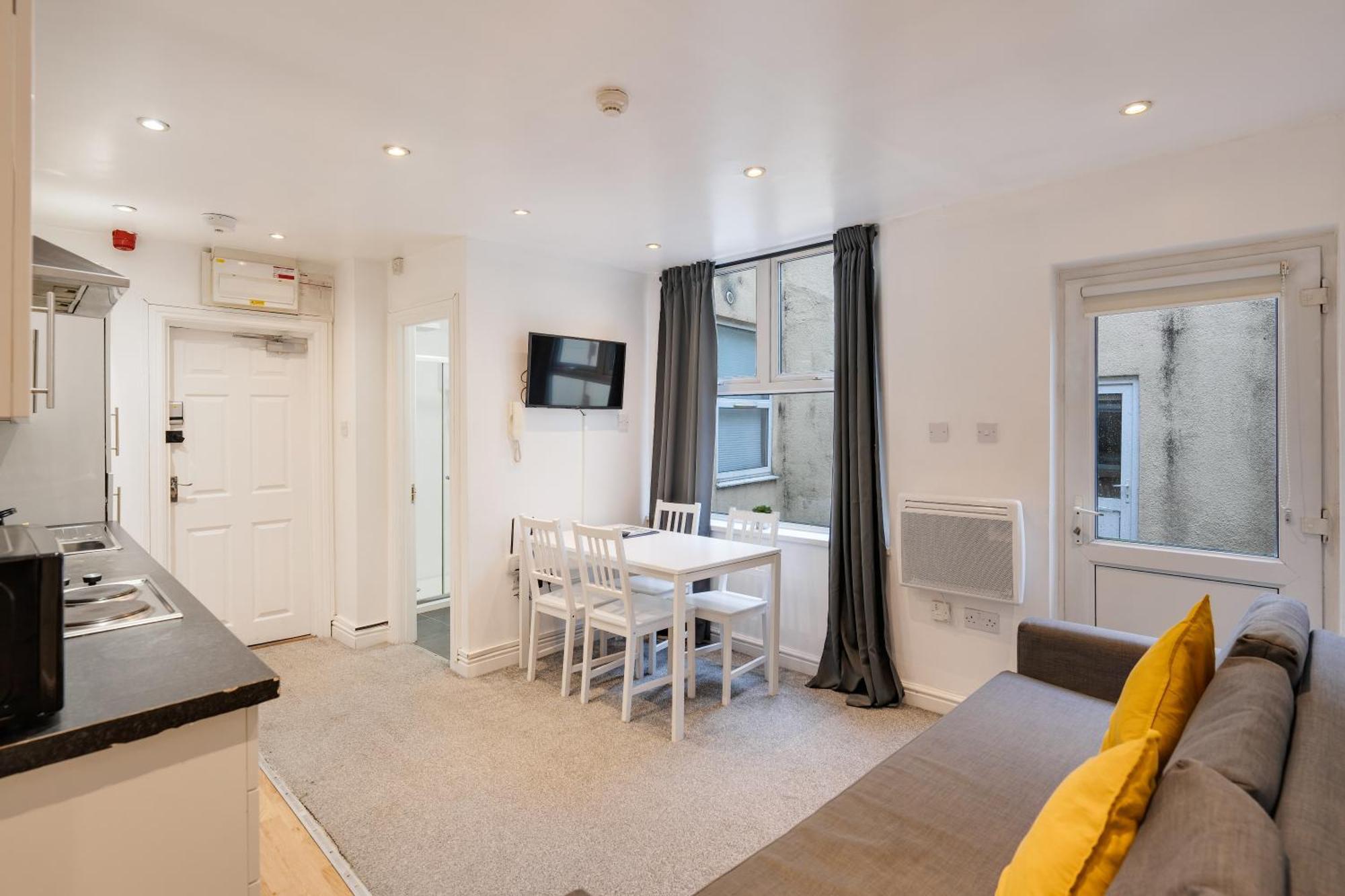 2 Bedroom Aprtmnt For Upto 6 Nr Centre, Uni &Parks Cardiff Exterior foto